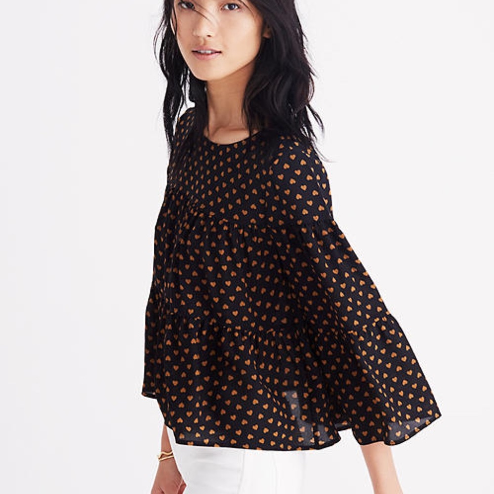 Madewell Silk Tiered Button-Back Top in Heart Flip 3/4 sleeve.   
EUC. XS‎